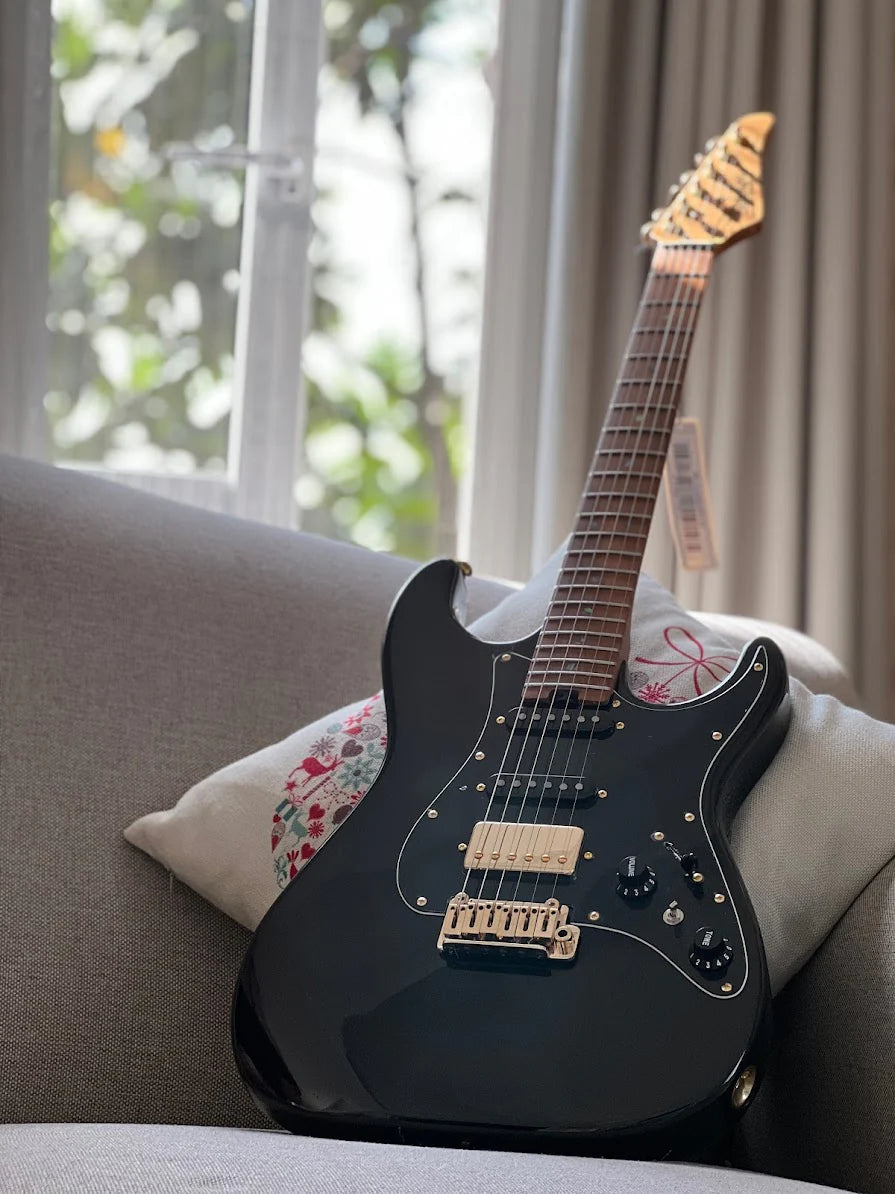 MS-1 Classic Black Beauty Roasted Flame Maple Neck